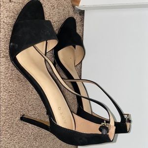 〽️BLACK HEELS〽️